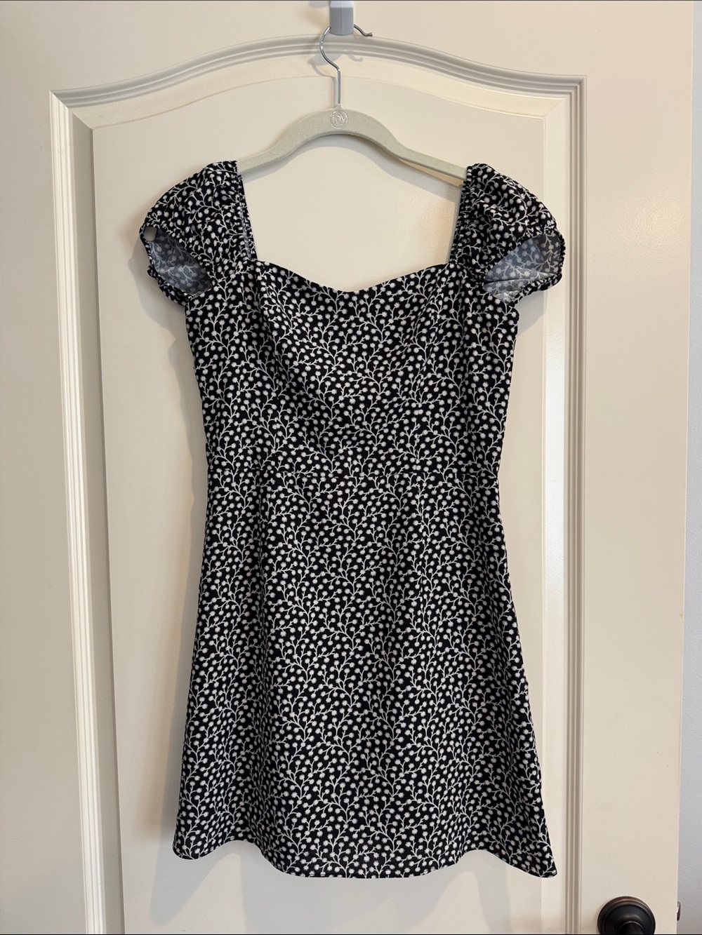 French Connection Black & White Floral Puff Sleeve Mini Dress